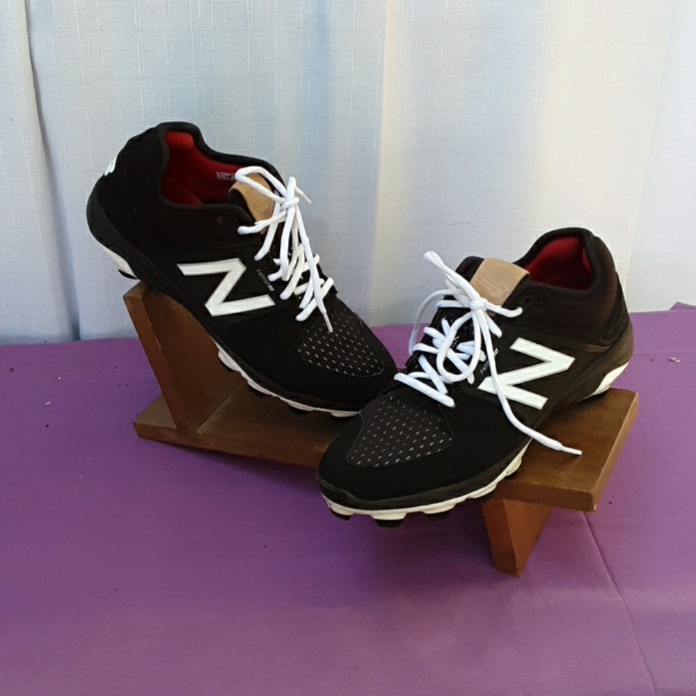 New Balance baseball cleats